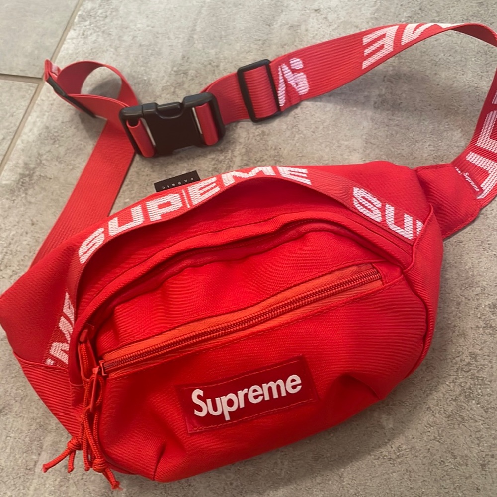 Supreme cross body/Fanny pack